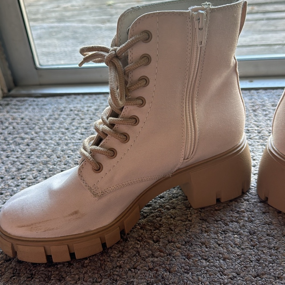 Universal Threads Boots - Picture 4 of 5